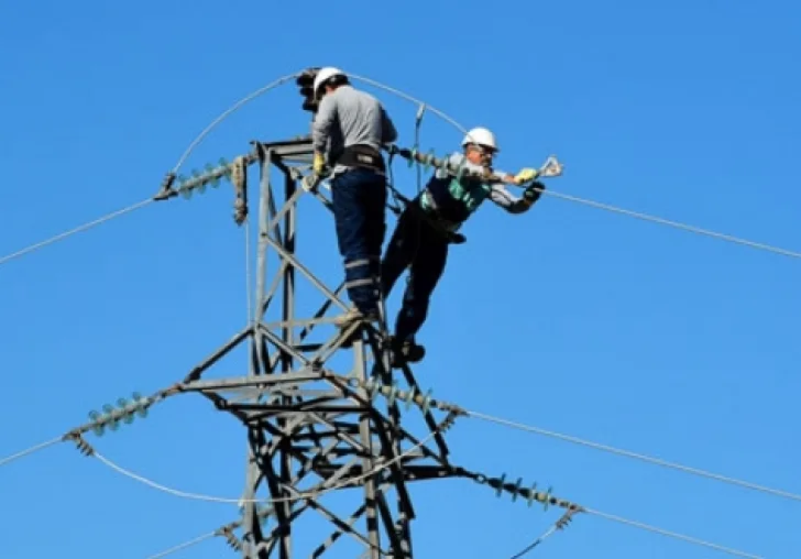 FIRAT EDAŞ YENİ YILDA KESİNTİSİZ ENERJİ İÇİN 7/24 GÖREVDE