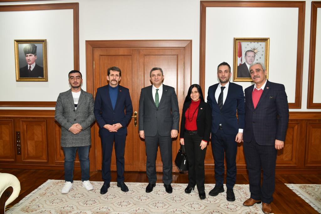  (ABYB) Malatya Şube Başkanı Filiz Yavuz kurt ve Yönetim Kurulu Üyeleri Vali Hulusi Şahin'e nezaket ziyareti gerçekleştirdi