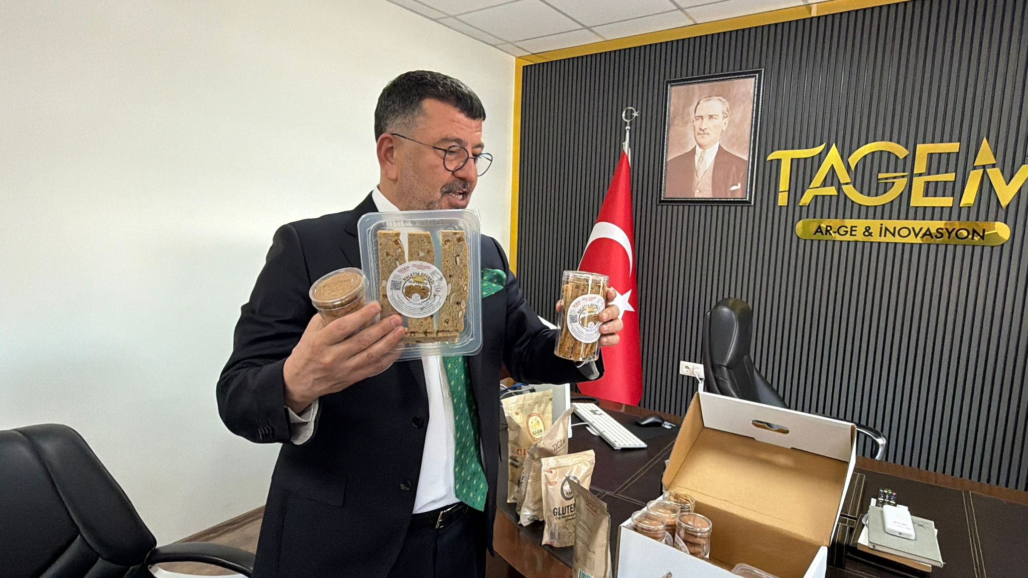 AĞBABA'DAN RAMAZAN BAYRAMI MESAJİ: " BİZLERE YOL GÖSTEREN EN BUYÜK DEĞER MUSTAFA KEMAL ATATÜRK’ÜN EMANET ETTİĞİ LAİK VE DEMOKRATİK CUMHURİYETTİR "