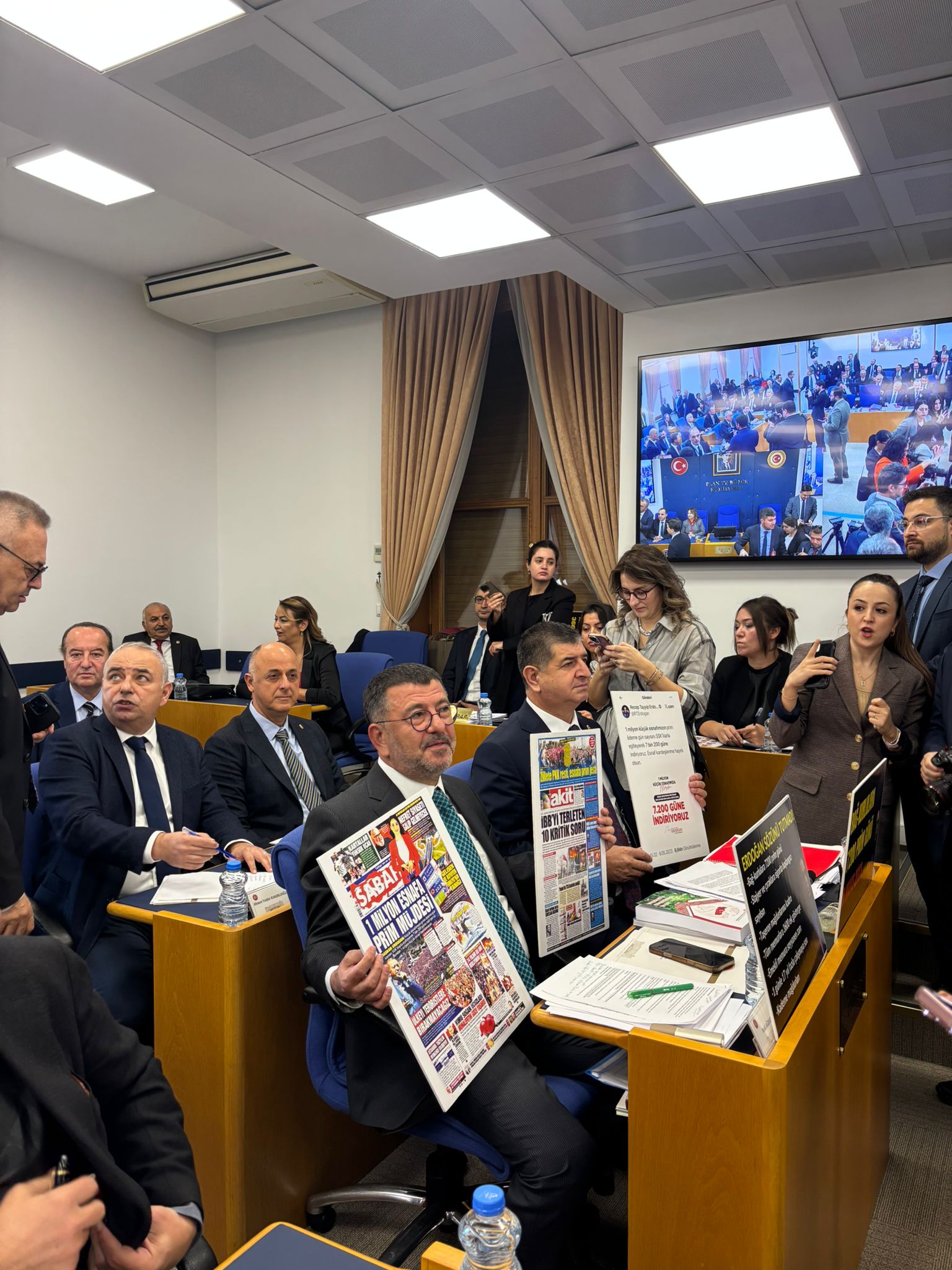 AĞBABA TİCARET BAKANINA SESLENDİ: DEPREM BÖLGESİNDE ESNAFA POZİTİF AYRIMCILIK YAPILMALI"    REİS ÜZÜLÜR DİYE MALATYADAKI DEPREMİN BOYUTU Gİ:LENDİ :ALI