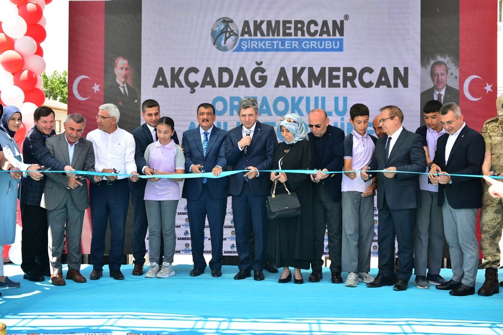 Ak mercan Ortaokulu Törenle Açıldı