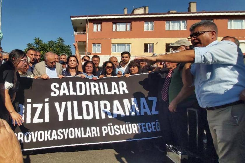 Alevi kurumlarına yönelik saldırılar birçok ilde protesto edildi:  “ Eşit yurttaşlıktan vazgeçmeyeceğiz “