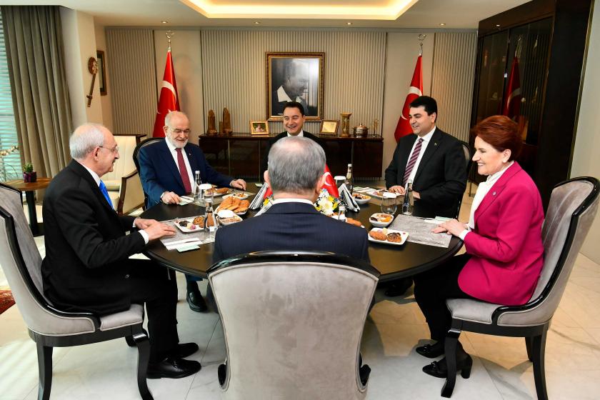 Altılı masanın 11'inci toplantısı sona erdi:   Erdoğan'ın bir kez daha aday olması mümkün değil