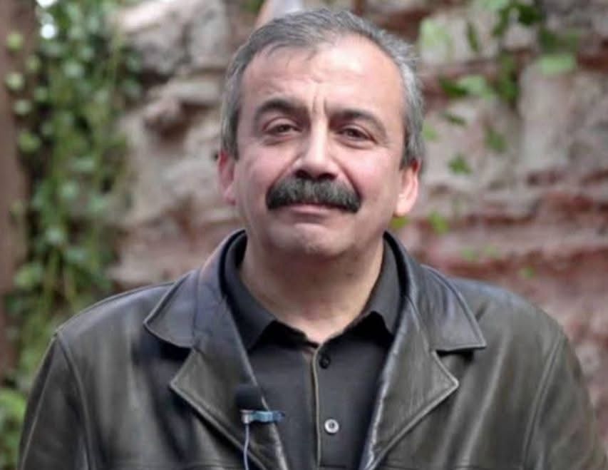 BARIŞ GÜVERCİNI SIRRI SÜRUYA ÖNDER HAYATINI KAYBETTİ
