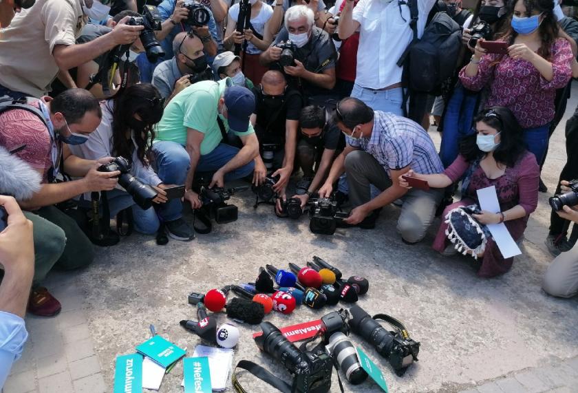 Basın Özgürlüğü’ bilançosu:  Silahlı saldırı, baskın, polis kalkanı, engelleme, tehdit, dayak