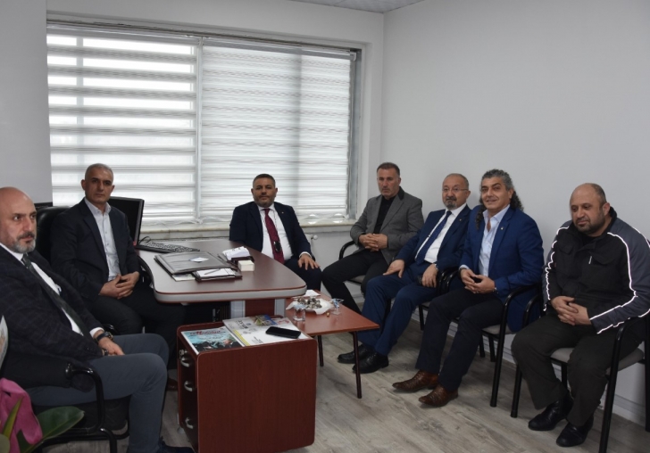 Başkan Sadıkoğlu: Esnaf odalarını önemsiyoruz