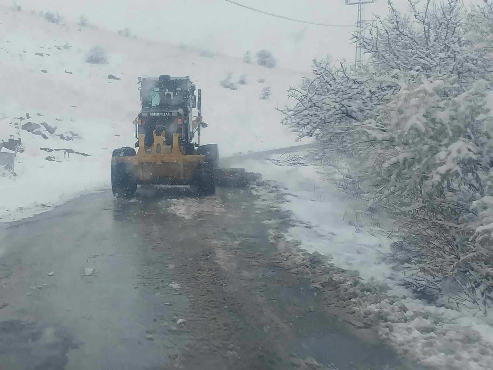 BATTALGAZİ BELEDİYESİNDEN KAR YAĞIŞINA KARŞI HIZLI MÜDAHELE