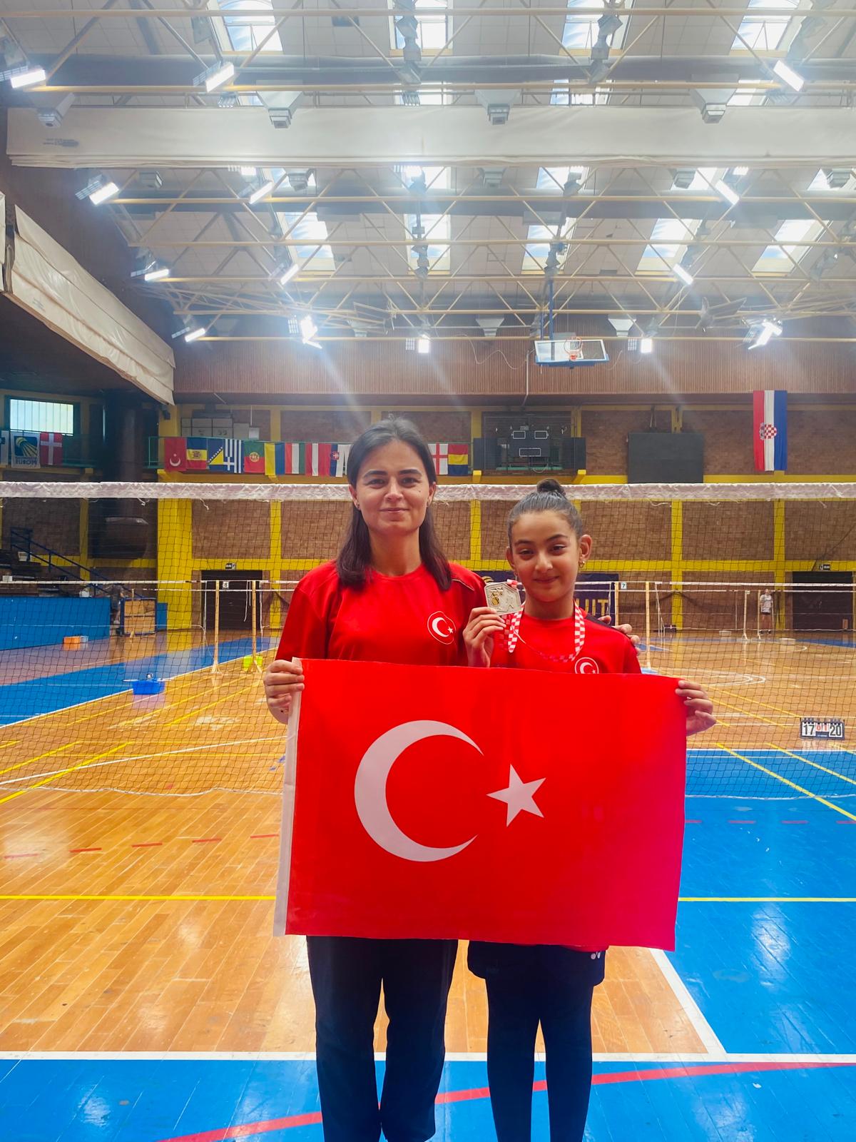 BATTALGAZI  BELEDIYE SPORCU ZAGREPTE MADALYA KAZANDI