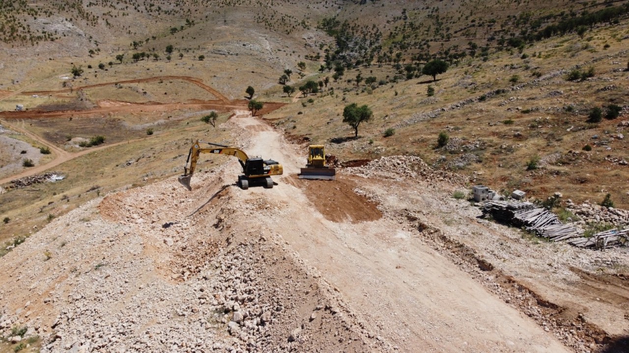 BATTALGAZİ’DE YENİ İMAR YOLU AÇMA ÇALIŞMALARI SÜRÜYOR