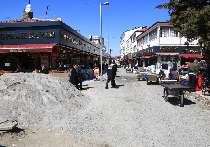 BATTALGAZİDEKİ PRESTİJ SOKAK ÇALIŞMALARI SÜRÜYOR