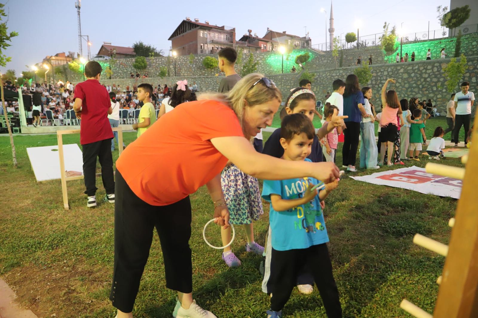 BATTALGAZİ'DE HAFTA SONU DOLU DİZGİN GEÇTİİN