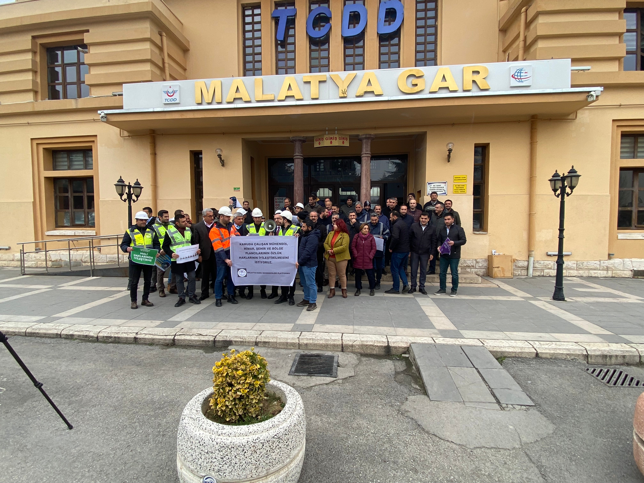 “Biz mühendisler ve Teknik Hizmet Sınıfı çalışanları olarak NE istiyoruz!”