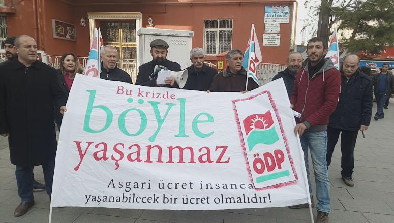 'BU KRİZDE BÖYLE YAŞANMAZ'