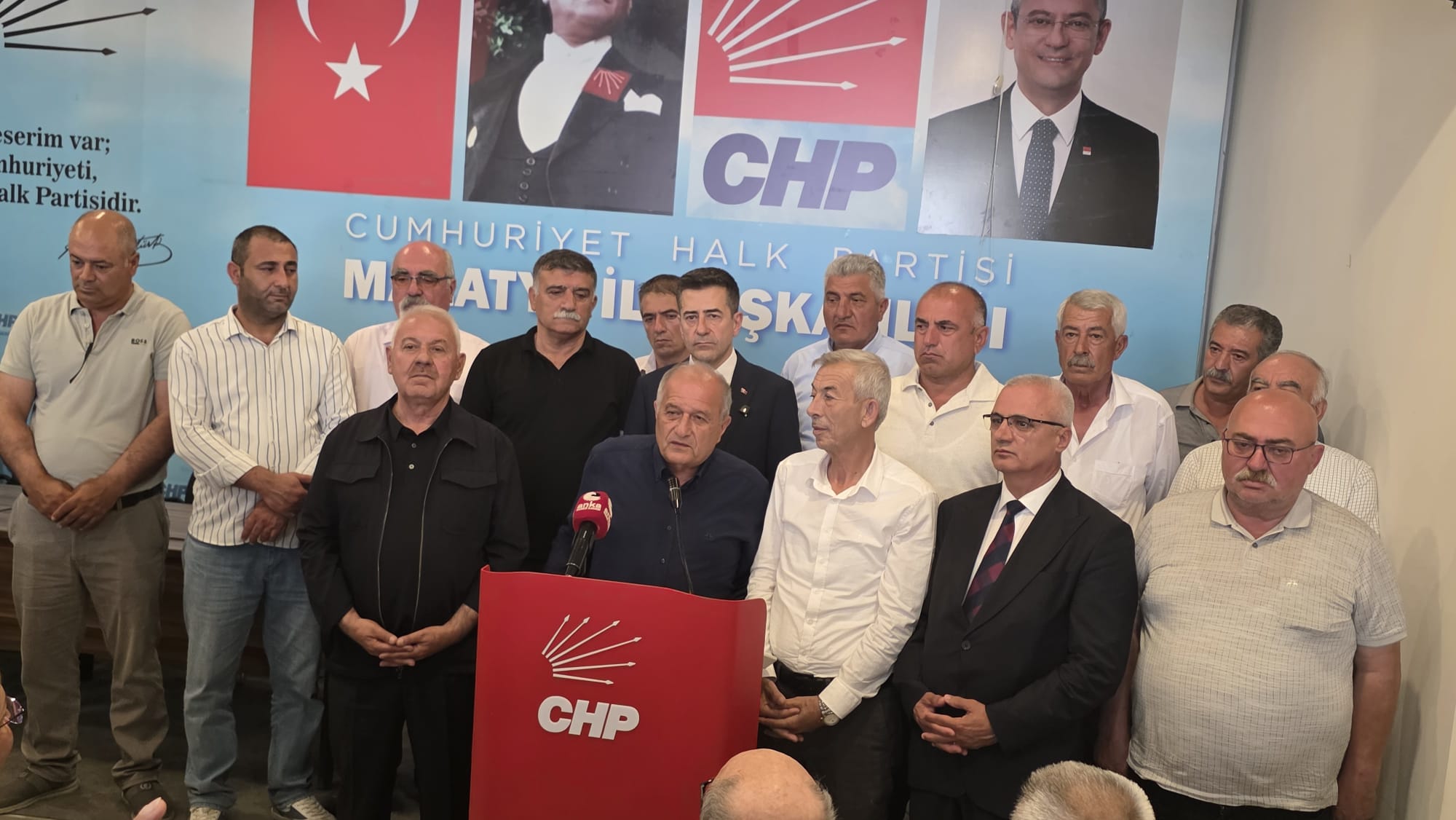CHP 13 İLÇE  BAŞKANINDAN ÖZGÜR ÖZEL, VELİ AĞBABA VE BARIŞ YILDIZA TAM DESTEK