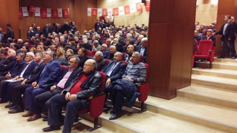 CHP de hafta sonu iki çok önemli ilçede kongreler yapıldı.