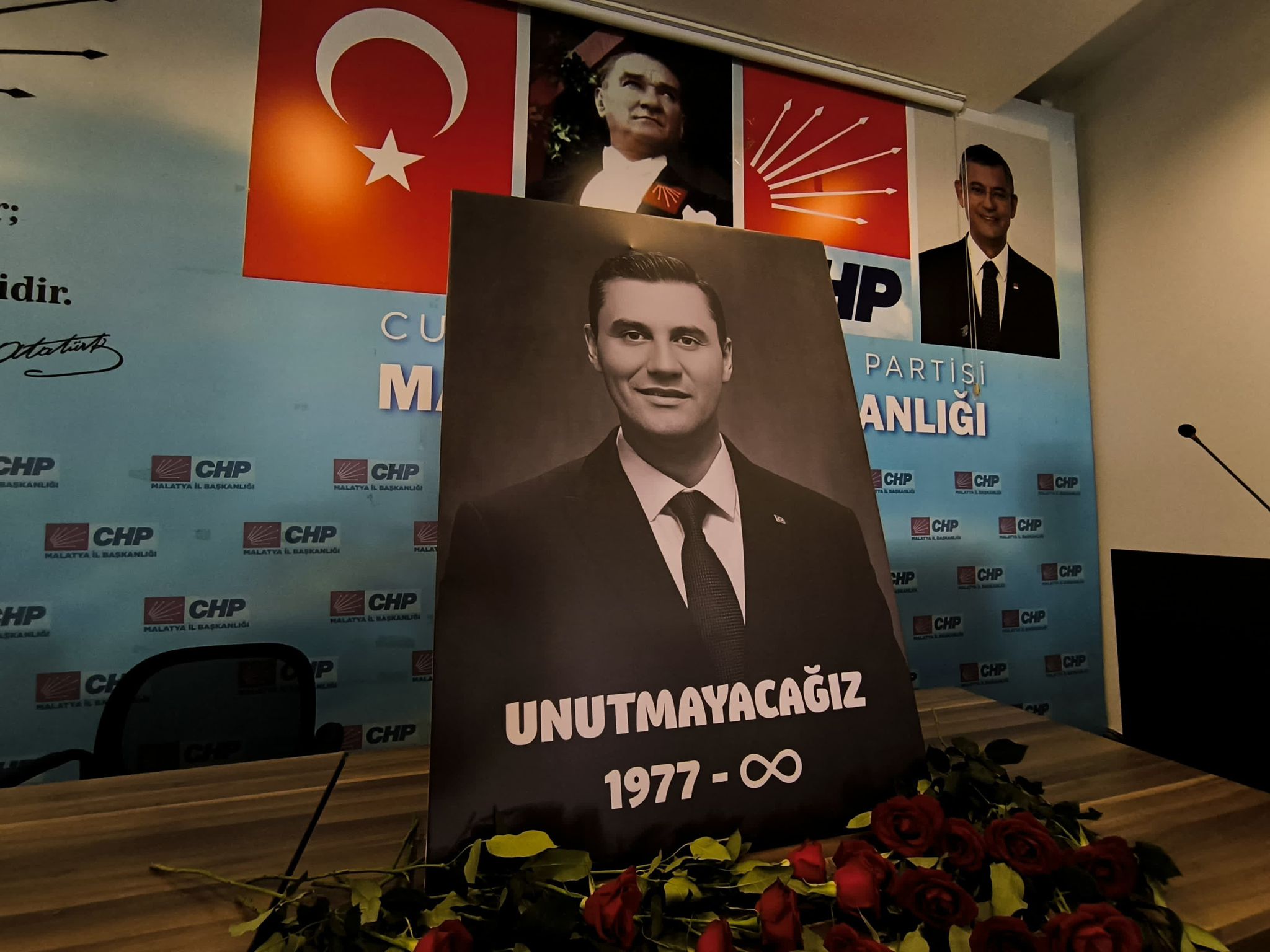 CHP MALATYA İL  ÖRGÜTÜ FERDİ  ZEYREK İÇİN ANMA PROGRAMI DÜZENLEDİ