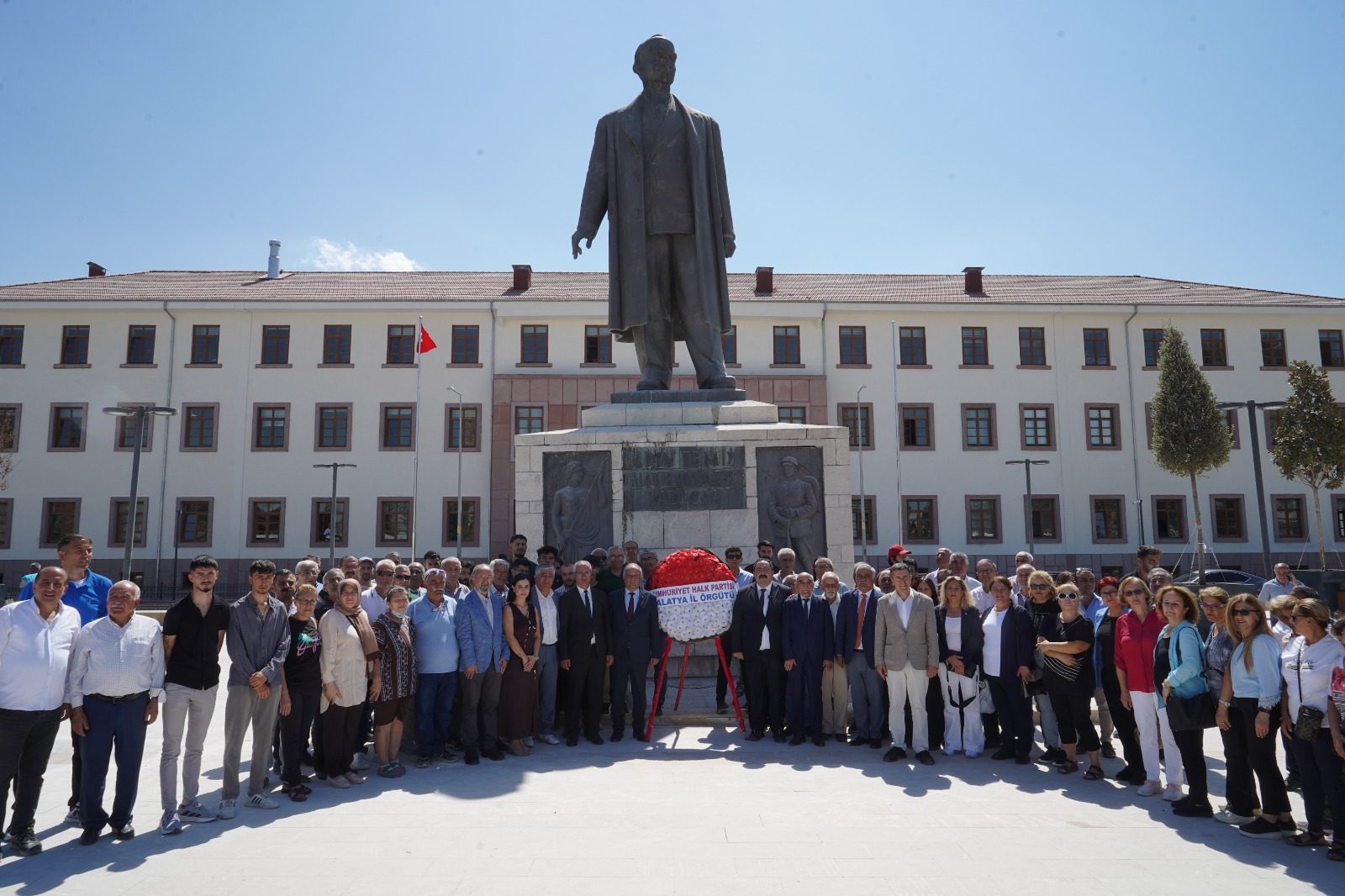 CHP NİN 102 YIL DÖNÜMÜ MALATYA’DA BUYUK BİR COŞKUYLA KUTLANDI