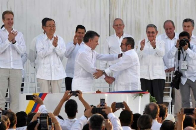 FARC ile Hükümet arasındaki barış anlaşması resmen imzalandı