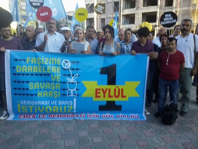 Faşizme, Darbelere, Savaşa Karşı Demokrasi Ve Barış İstiyoruz!