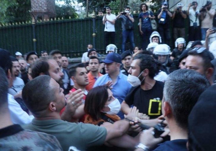 Gezi Direnişinin 9. yıl dönümü dolayısıyla  haber takibi yapan gazeteciler gözaltına alındı.
