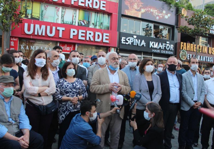 HDP' nin Demokrasi Yürüyüşü İstanbulda sloganlarla karşılandı