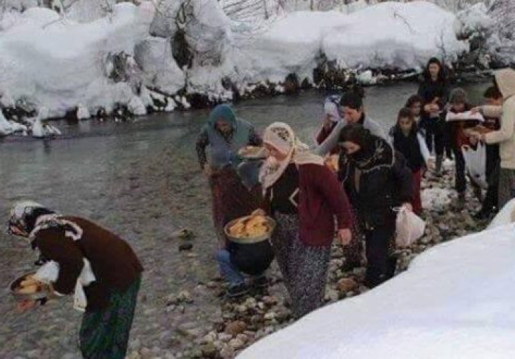 Hızır zalimin karşısında Zülfükar, Mazlumun yanında güvercindir..