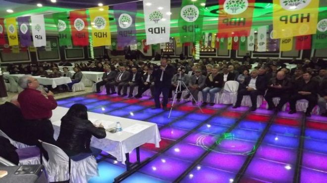 Malatya HDP 1. Olağanüstü Kongresinde nöbet değişimi 