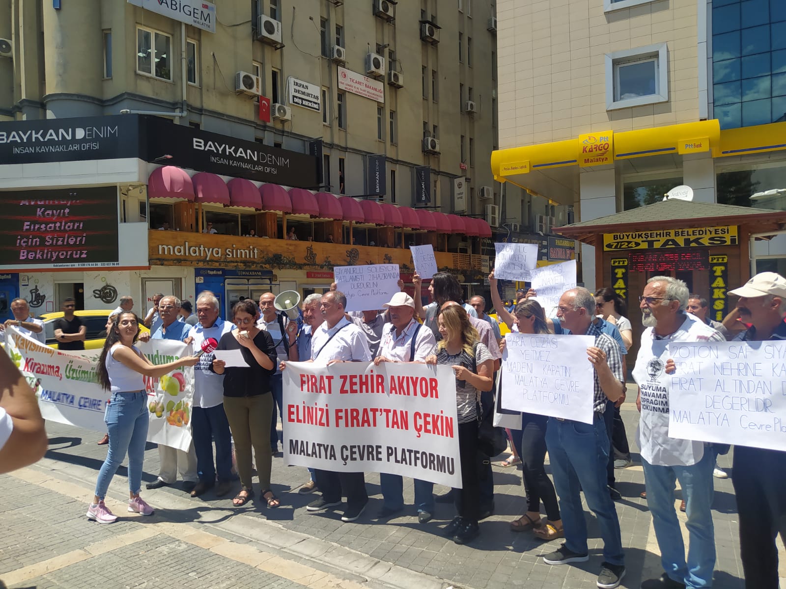 "Fırat Suyu Kan Ağlıyor!!"