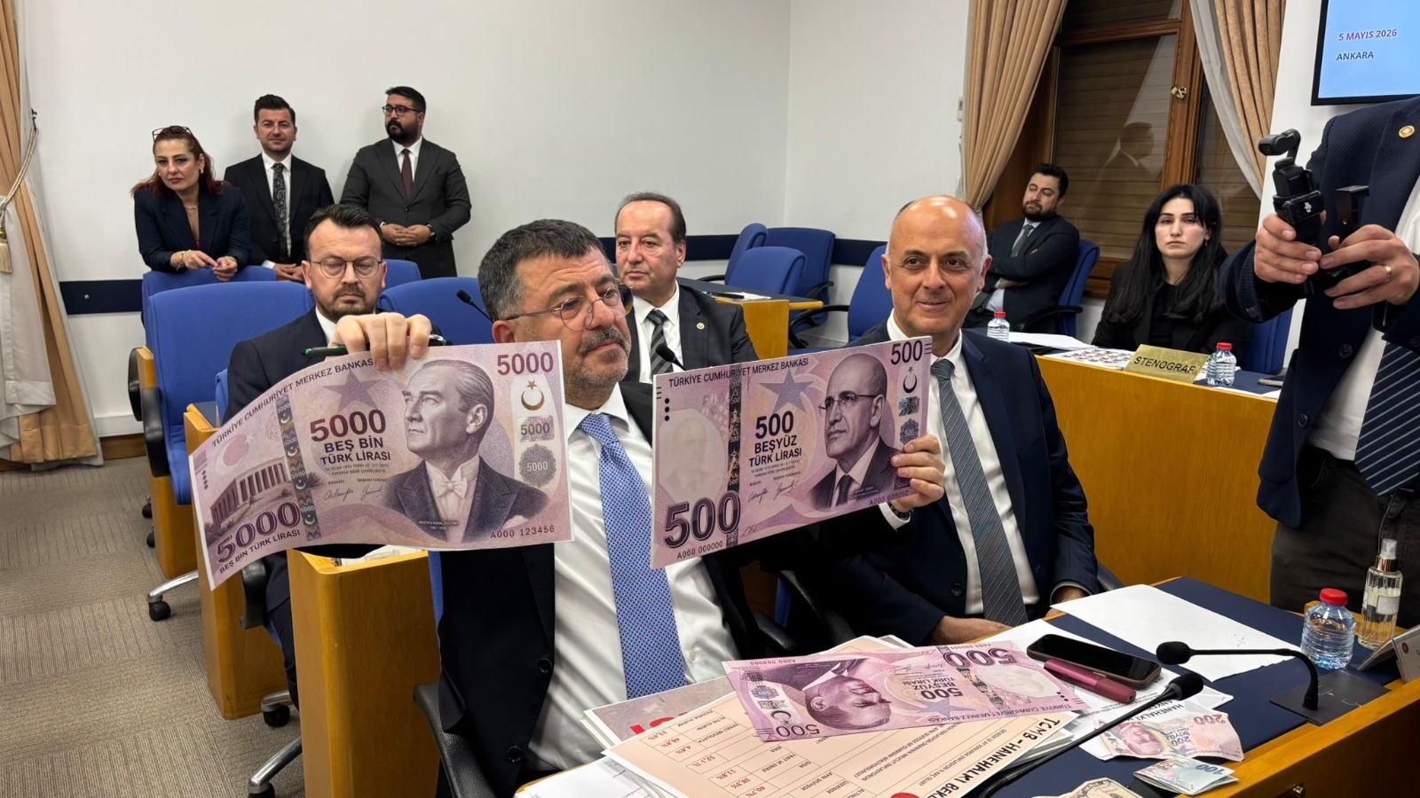 TÜRK LİRASI HEPİMİZİN ONURU İDİ KAYBETTİK
