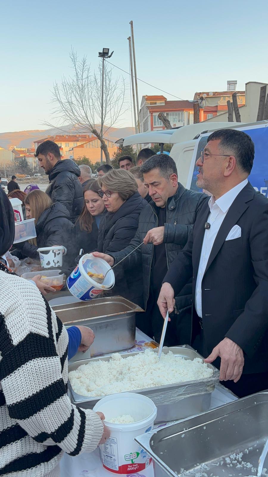 VELİ AĞBABA İFTAR PROGRAMLARINDA MALATYALILARLA BULUŞMAYA DEVAM EDİYOR