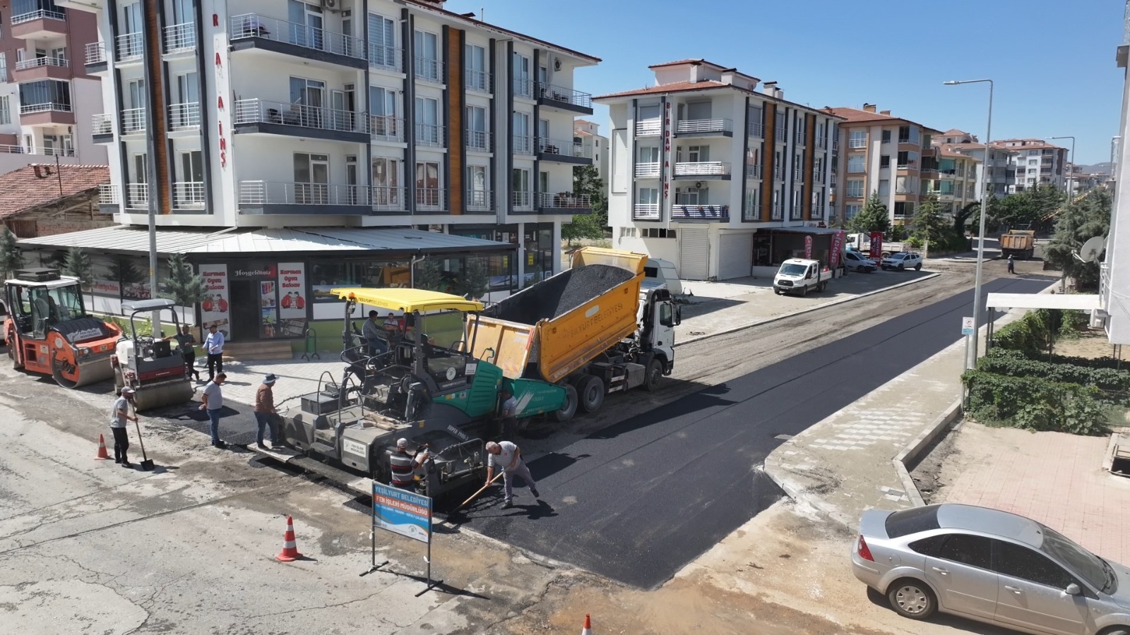 YEŞİLYURT TA YOLLARI BAŞTAN AŞAĞI YENİLENİYOR