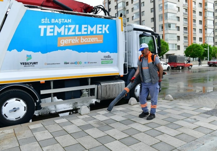 Yeşilyurt belediyesi, temizlik işler müdürlüğü araç filosuna yol süpürme aracını da ekledi  Modern ve Güçlü Araçlarımızla Hizmet Kalitesini Artırıyoruz