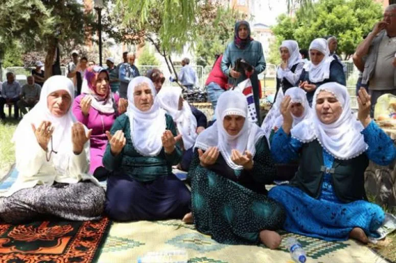 "Filistinlilere yapılanın kat be katı Kürtlere yapılıyor"
