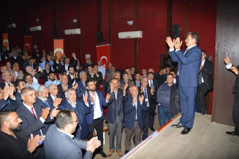 FETÖ kırıntılarına açıkça sesleniyorum; Şelalecilere açıkça sesleniyorum;   Size bu memleketi yem ettirmeyeceğim, ettirmeyeceğiz.