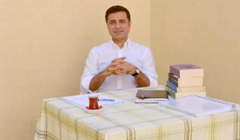 SELAHATTİN DEMİRTAŞ: 'CHP'NİN BİZE DİYET BORCU YOK, HALKA DEMOKRATİK HİZMET BORCU VAR'