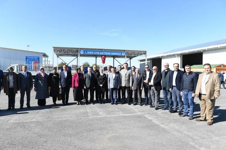 'Çevre Hizmetlerimizi Sıfır Atık Yerel Yönetim Başarı Ödülüyle Taçlandırdık'