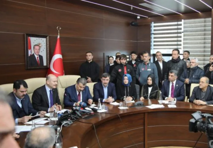"Depremde ölü sayısı 22 ye yükseldi