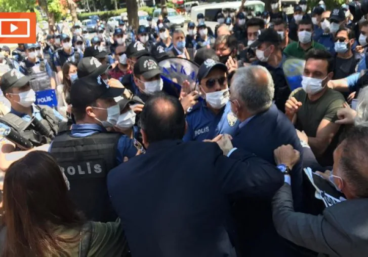 OLUÇ: VEKİLLİKLER SARAYDAN TALİMATLA DÜŞÜRÜLDÜ