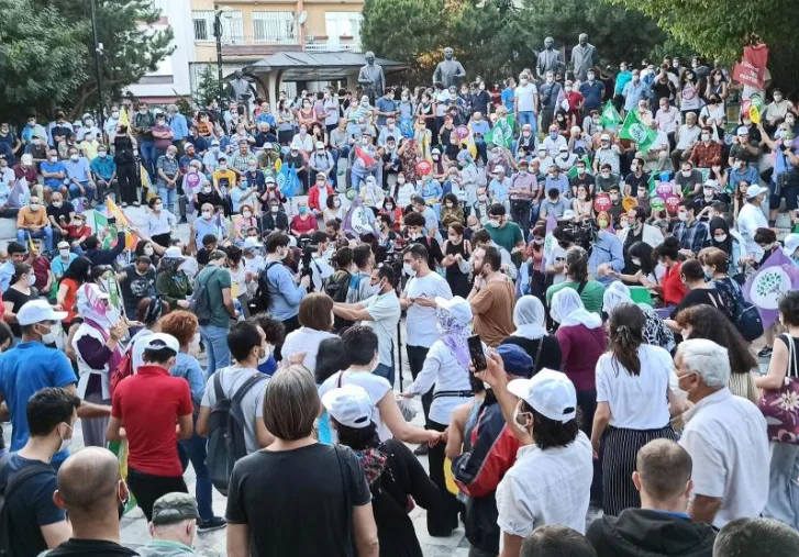 "Demokrasi, barış, eşitlik ve özgürlük için yan yana yürüyoruz"