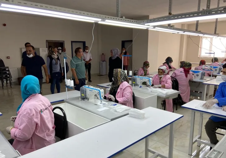Akçadağ Bağımsız belediye başkanı Ali Kazgan ilçesine hizmet götürmeye devam ediyor.