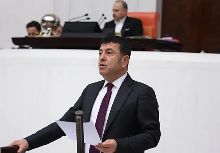 "Beceriksizlik vurdumduymazlık"