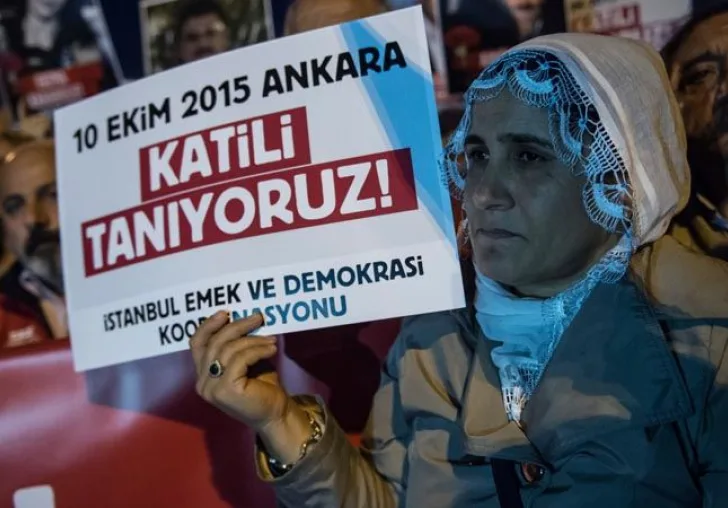 10 Ekim davasında "Adalet istiyorum" diyen yurttaş salondan çıkarılmak istendi
