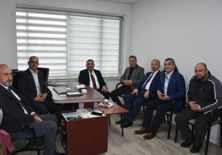 Başkan Sadıkoğlu: Esnaf odalarını önemsiyoruz