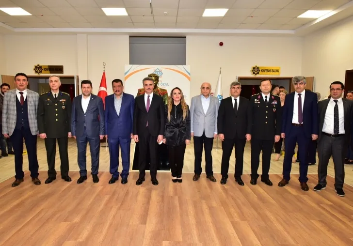 Malatyada 8.Cumhurbaşkanı Özalı Anma Programı Düzenlendi