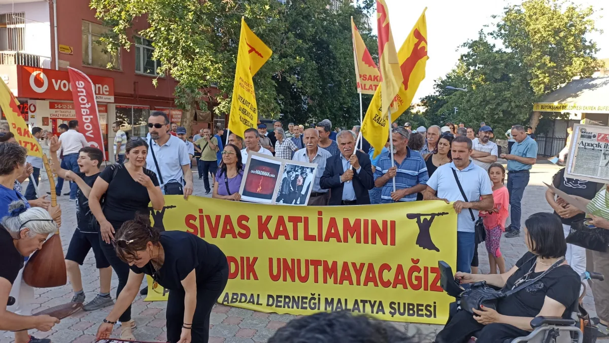 ‘’Katliamlara, baskı, asimilasyon, yolsuzluk ve yoksulluğa karşı, eşit haklar mücadelesi  VE …….ADALET İÇİN HER 2 TEMMUZ’DA ALANLARDAYIZ ALANLARDA OLACAĞIZ !’’