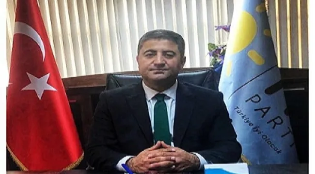 İYİ Parti Yeşilyurt İlçe Teşkilatından "Çantasız öğrenci kalmasın" kampanyası...