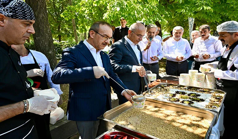 “Aşure Günü Bizim Birliğimizin, Dirliğimizin Sembolü Olsun”
