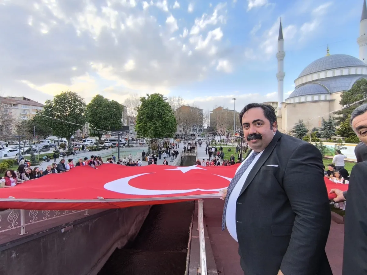 CHP DE 23 NİSAN  YÜRÜYÜŞÜ " MUSTAFA KEMALİN ASKERLERİYİZ "