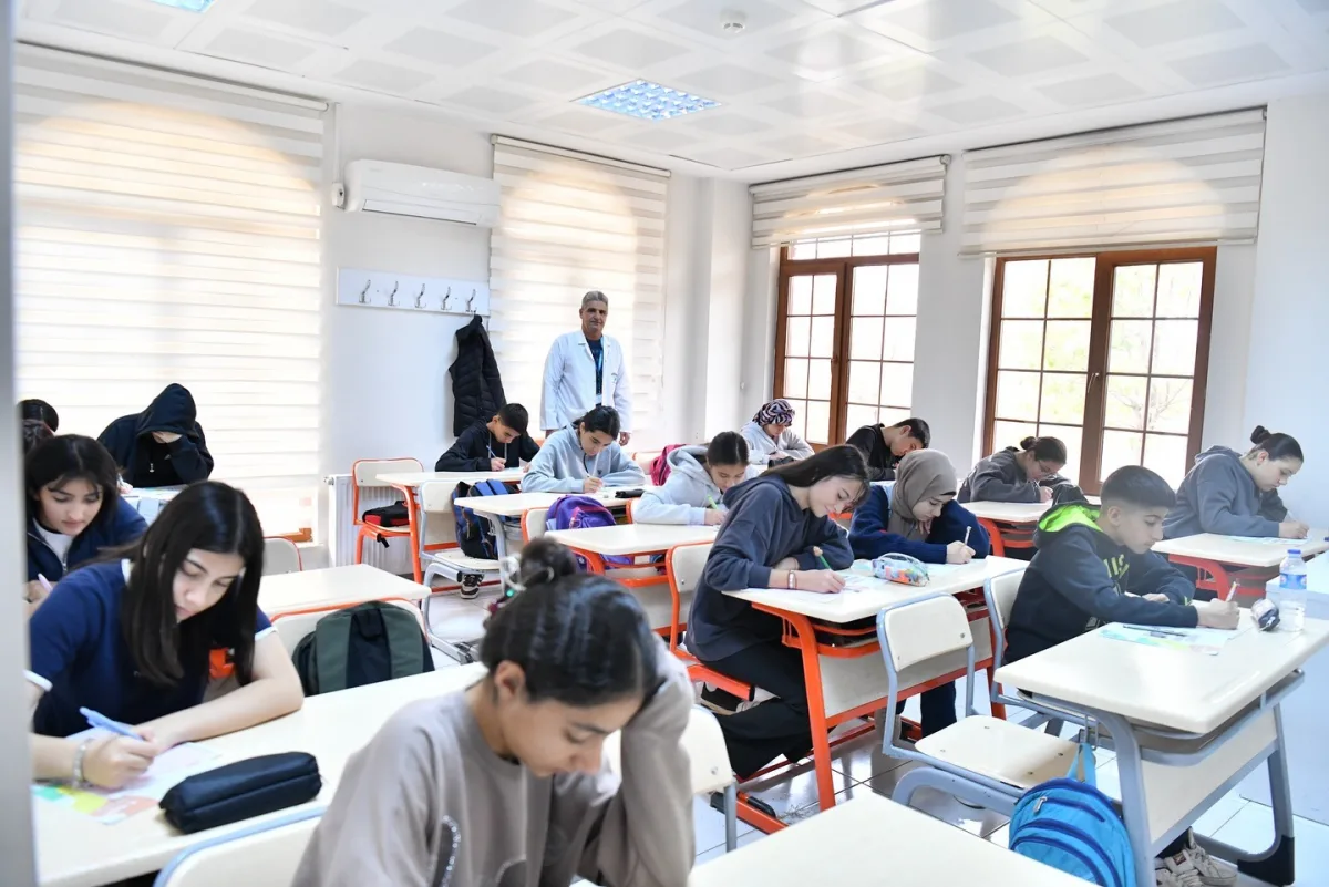 YEŞİLYURT BELEDİYESİNDE ÖĞRENCİLERE ÜCRETSİZ KURS DESTEĞİ