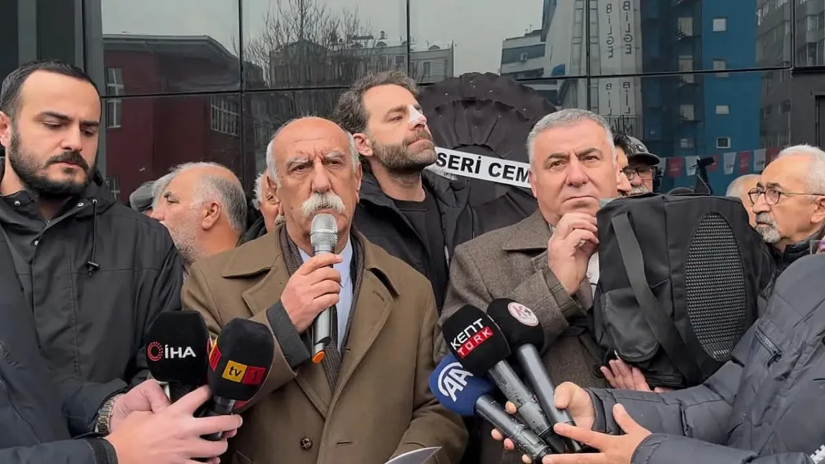 KAYSERI CEM EVİ CHP GENEL MERKEZİNE YÜRÜME KARARI ALDI ..!